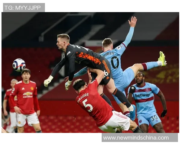 曼联足球水杯盛宴激情四溢球迷齐聚共享荣耀时刻